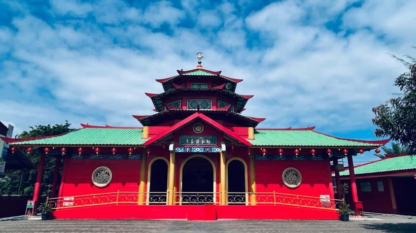 Batam Day Tour with Singapore ferry ticket, massage & lunch - Barelang Bridge and the mosque stop built for photos