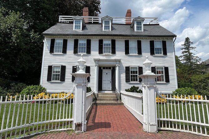 Boston Day Tour by Ferry: Salem Witch Trials Past to Present - Your Guide and Small-Group Flow: How the Day Keeps Moving