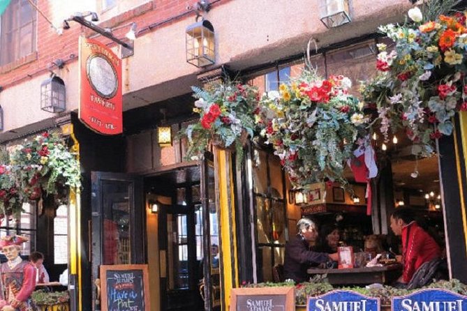 Boston Historic Taverns Tour with Tastings and Ferry - The North End cannoli finish: dessert as a victory lap