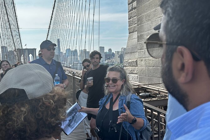 Brooklyn Bridge, Brooklyn Heights & DUMBO Walking Tour - Meeting point and pacing: why the 9:30 start helps