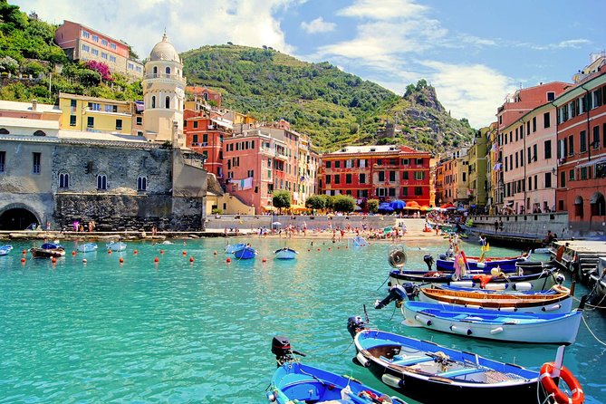 Cinque Terre Private Tour by Minivan and Ferry-Boat from La Spezia - Riomaggiore (about 1 hour): your first slice of cliffside life