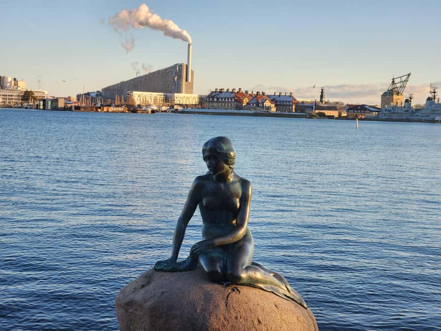 Copenhagen Combo: Walking Tour, Harbor Ferry & Royal Guards - The walking route: parliament, royals, and the postcard path