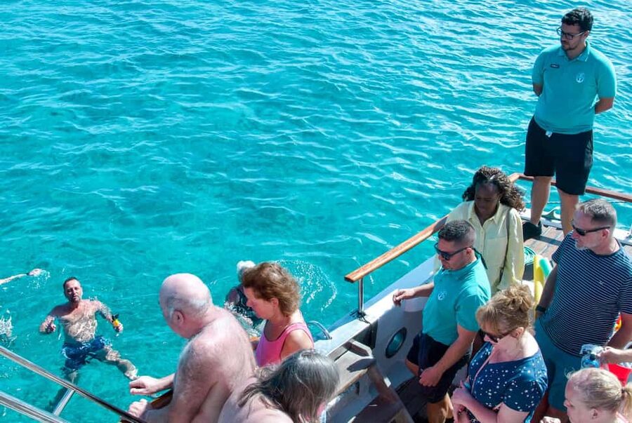 Corralejo: Snorkeling on Lobos Island & Return Ferry Ticket - What you’ll really see: fish, clear water, and realistic snorkeling expectations