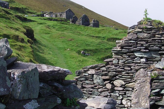 Dingle to Blasket Island Ferry - Great Blasket Island time: where the history shows up