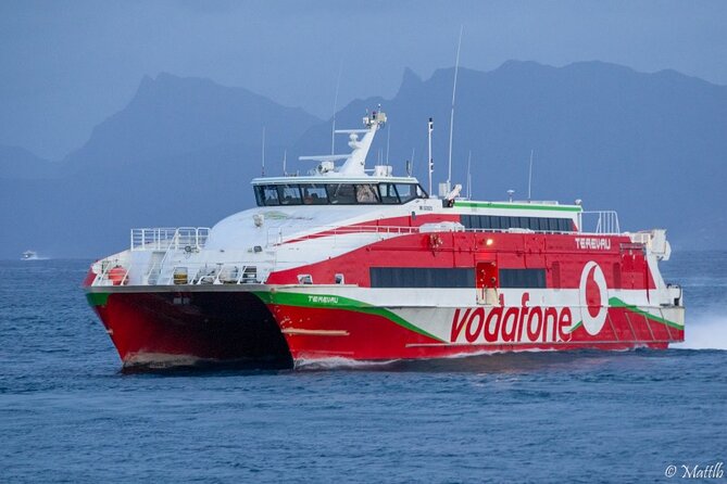 Discovering Moorea from Tahiti in 4x4 with the Ferry Terevau - From Tahiti to Moorea by ferry, then straight into a 4x4 route