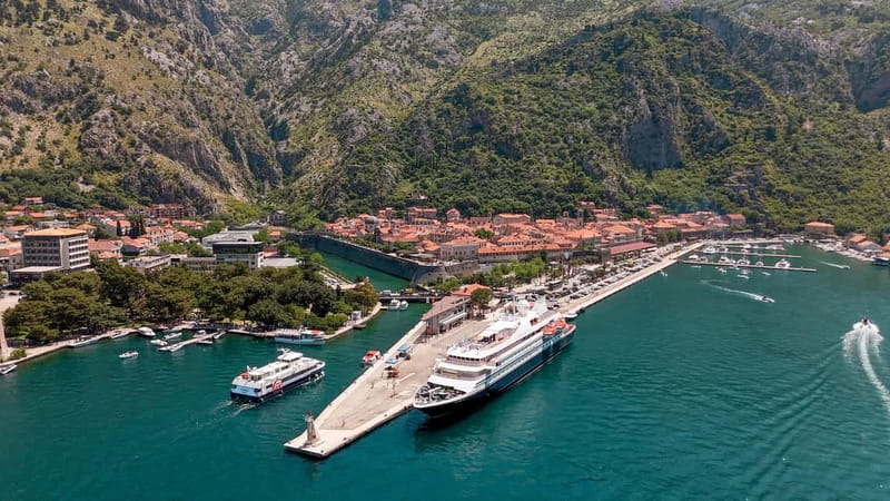 Dubrovnik to/from Kotor: Day Trip or One-Way by Fast Ferry - Getting On Board: Clean Catamaran Comfort Meets Border Delays