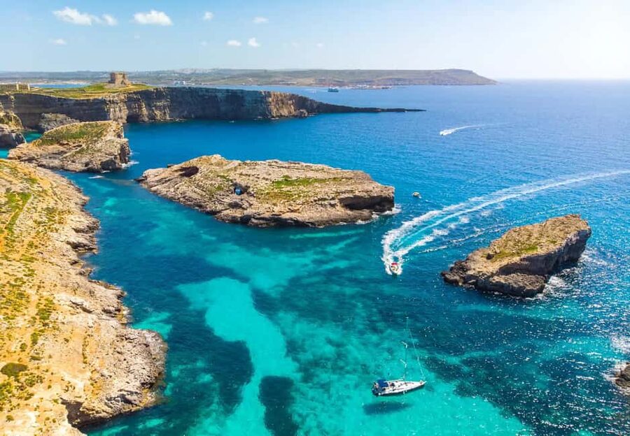Evening Catamaran Ferry Cruise To The Blue Lagoon - Onboard Comfort: Air-Conditioning, Wi‑Fi, and the Food Reality