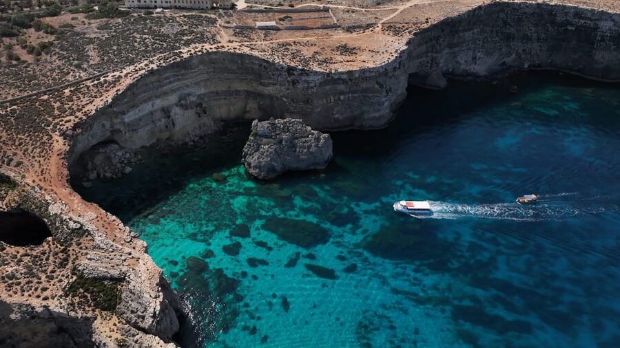 Ferry service to Blue Lagoon (opt. stop in Gozo)& Caves trip - Crowds and comfort: the main reality check