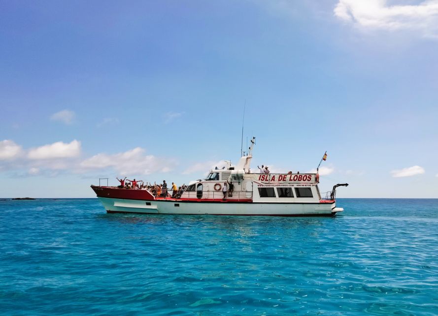 From Caleta de Fuste: Return Bus and Ferry to Lobos Island - Getting from Caleta de Fuste to the pier (the smooth part)