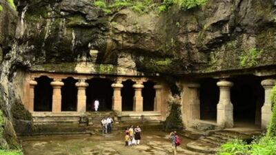From Mumbai: Half-Day Elephanta Caves Tour with Ferry Ride - Elephanta Caves Cave 1: Finding the Trimurti Without Missing the Best Part