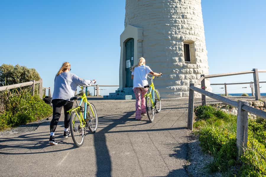 From Perth: Rottnest Island Full-Day Bike and Ferry Trip - Picking your route on Rottnest: from Wadjemup Lighthouse to the West End