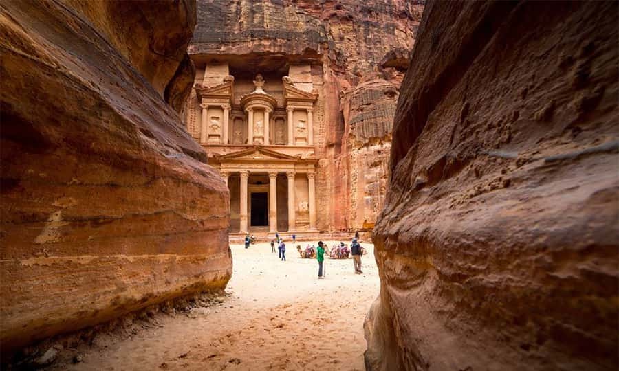 From Sharm El Sheikh: Day Tour to Petra by Ferry - Jordan entry and Aqaba: fast handoffs, still plan for delays
