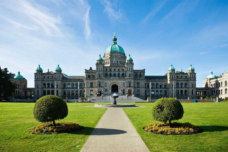 From Vancouver: Full-Day Victoria Tour with Ferry Ticket - Parliament Buildings and Mile Zero: quick stops with big photo payoff