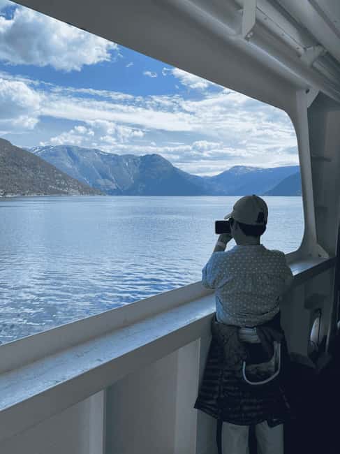 Guided tour: Hardangerfjord, Waterfalls and Ferry crossing - Jondal to Tørvikbygd ferry: 15:20 departure and upper-deck photos again