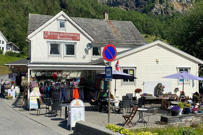 Guided tour to Hardanger Fjord, Waterfalls and Ferry Crossing - Waterfalls on the Route: Three Stops, Three Different Moods