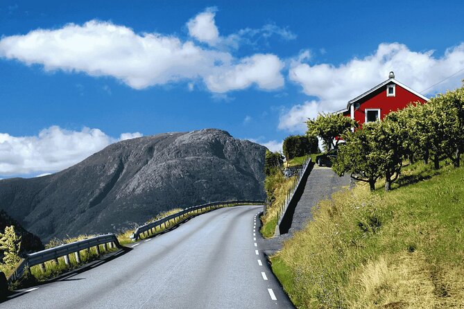 Guided tour to Hardangerfjord with Waterfalls and Ferry Crossing - Utne and Herand: small village breaks with working facilities