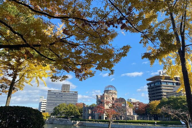 Hiroshima and Miyajima Day Trip with Itsukushima Shrine & Ferry - Small-group flow: bus rides, regrouping, and staying on schedule