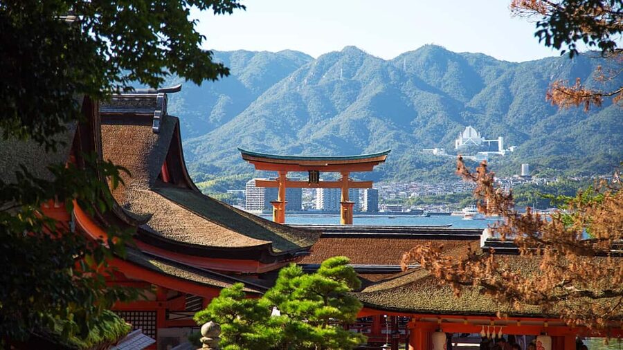 Hiroshima to Miyajima: Private Custom Tour with Ferry Ride - Orizuru Tower to Miyajima: Getting Started Without Guesswork
