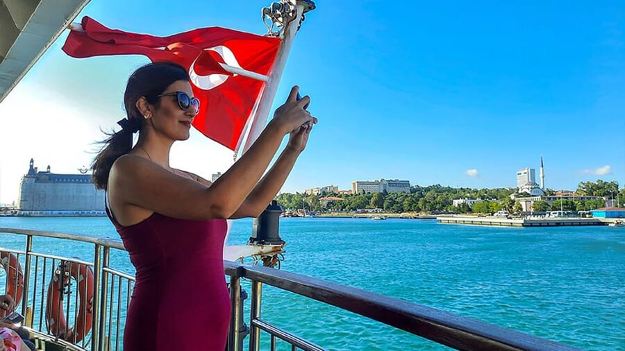 Istanbul: Asian Side Walking Tour with Ferry Ride - Spice Bazaar meet-up: starting at the right kind of chaos