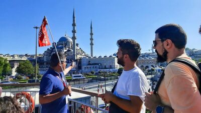 Istanbul: Asian Side Walking Tour with Ferry Ride - Ferry from Eminönü to Kadıköy: the photo lesson happens on the water