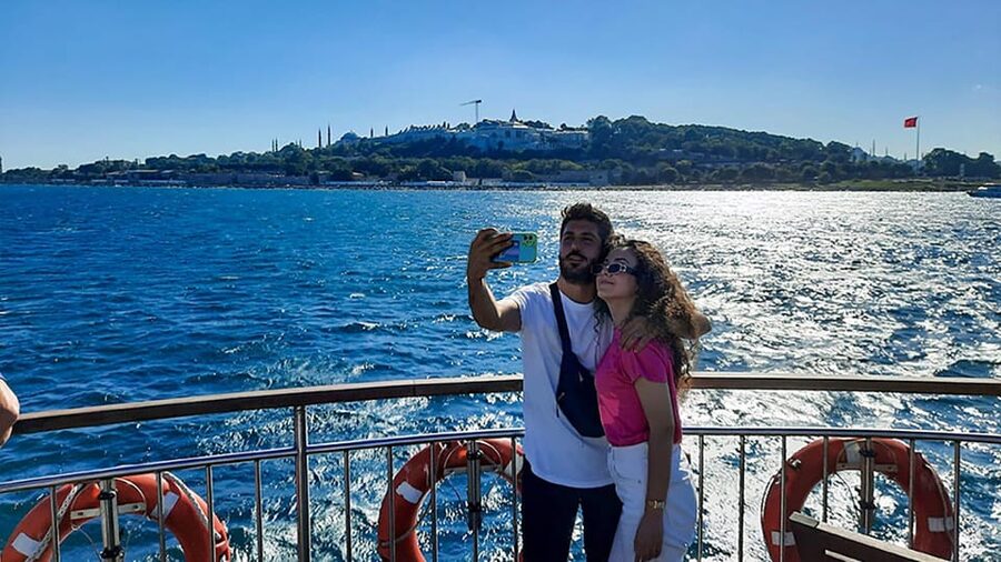 Istanbul: Asian Side Walking Tour with Ferry Ride - Bar streets and backstreets: the Asian side’s relaxed energy