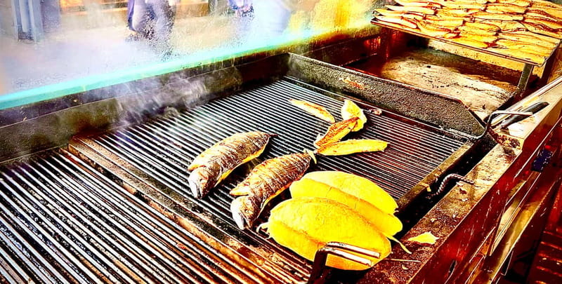 Istanbul: Guided Food Tour with Ferry Ride and Tastings - Moda street food and seafood classics you’ll want to compare