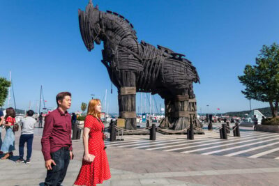 Istanbul: Troy Guided Bus Tour with Ferry Tickets & Lunch - Crossing to the Troy region: ferry rides and the Dardanelles wow-factor