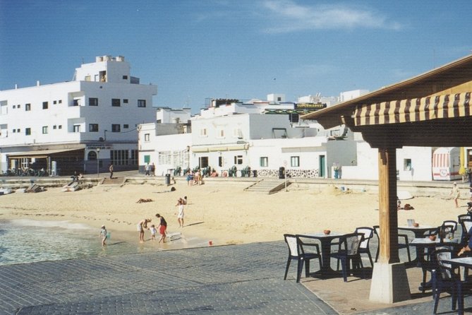 Lanzarote:Ferry ticket to Fuerteventura with free wifi - Why a 30-minute ferry is the best way to start Fuerteventura
