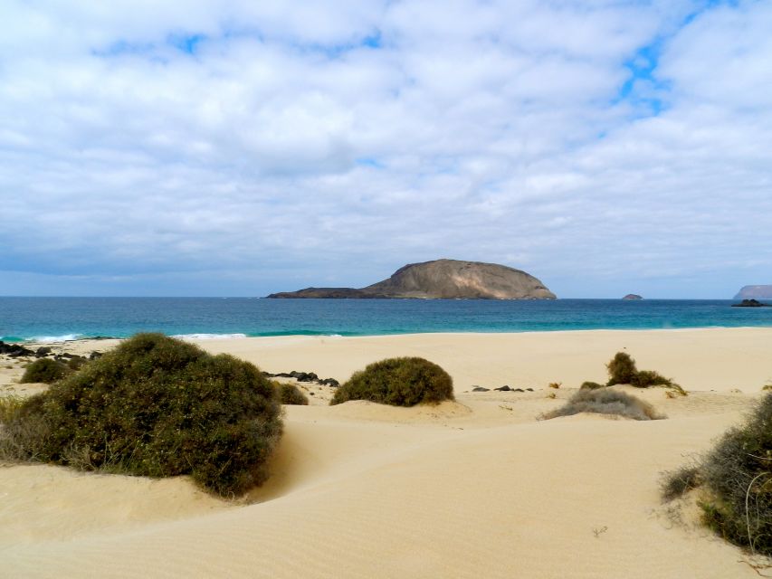 Lanzarote: Return Ferry to La Graciosa with Bus Pickup - Price and value: why the $47 return package can make sense