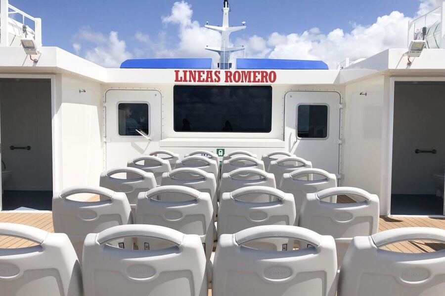 Lanzarote: Return or 1-Way Ferry to Fuerteventura with Wifi - Fuerteventura’s sand dunes and national park: walk, rent, or go slow