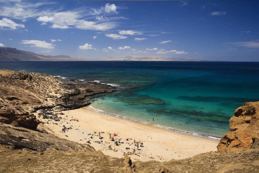 Lanzarote: Roundtrip Ferry Transfer to La Graciosa - Arriving in La Graciosa: Fishermen Village Vibes and Easy Wandering