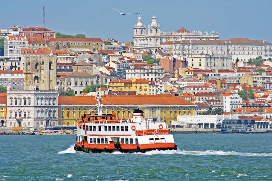 Lisbon Hidden Gems Walk: Traditions, Lunch & Ferry Ride - Mouraria’s lanes: Moorish traces and the Fado thread