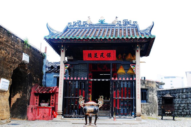 Macau Sightseeing Day Tour with One-Way Ferry from Hong Kong - Sands Casino Stop: You Can Keep It Short and Still Win the Day