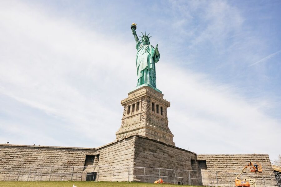 NYC: Wall Street Tour with 9/11 Memorial and Statue Ferry - Liberty Island at your pace: museum options and audio in 9 languages