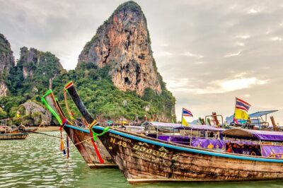Phuket Phiphi-Phhpi Phuket Ferry include Transfer to hotel - Hotel Pickup and the Fixed Route Reality