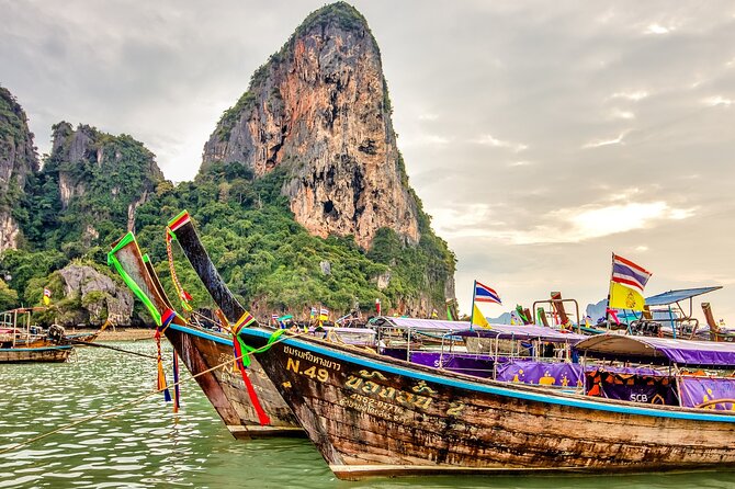 Phuket Phiphi-Phhpi Phuket Ferry include Transfer to hotel - Hotel Pickup and the Fixed Route Reality