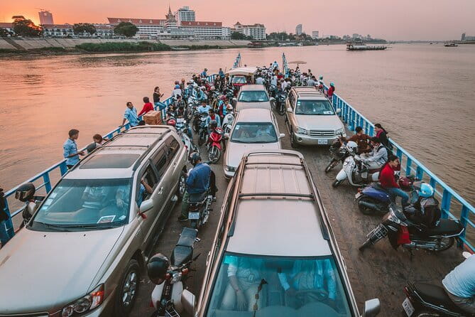 Riverside Walking Tour with Snack, Drinks & Local Ferry Ride - Getting to Mad Monkey Phnom Penh and how the tour flows