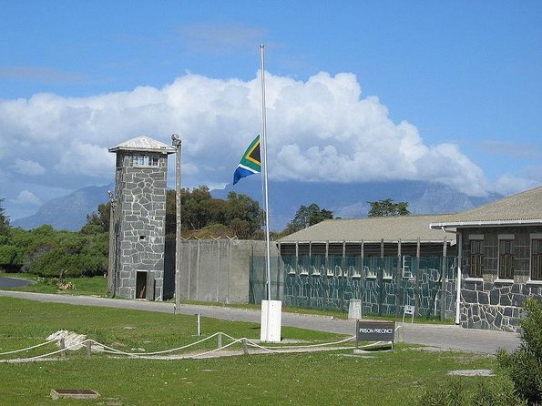 Robben Island Museum, Stellenbosch Wineries plus Ferry Tickets - Robben Island + Stellenbosch in One Day: The Logic That Works