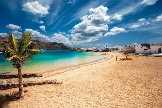 Roundtrip Ferry Transfer to La Graciosa with Free Wifi - Group Size and Comfort: What the Numbers Mean for Your Day