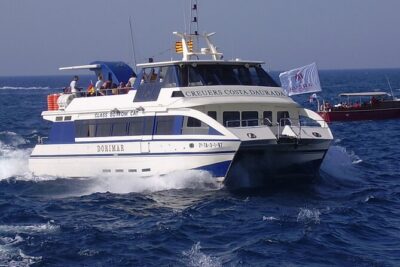 Salou to Cambrils Round Trip Ferry - The Cambrils drop-off: how to make a short stop feel useful