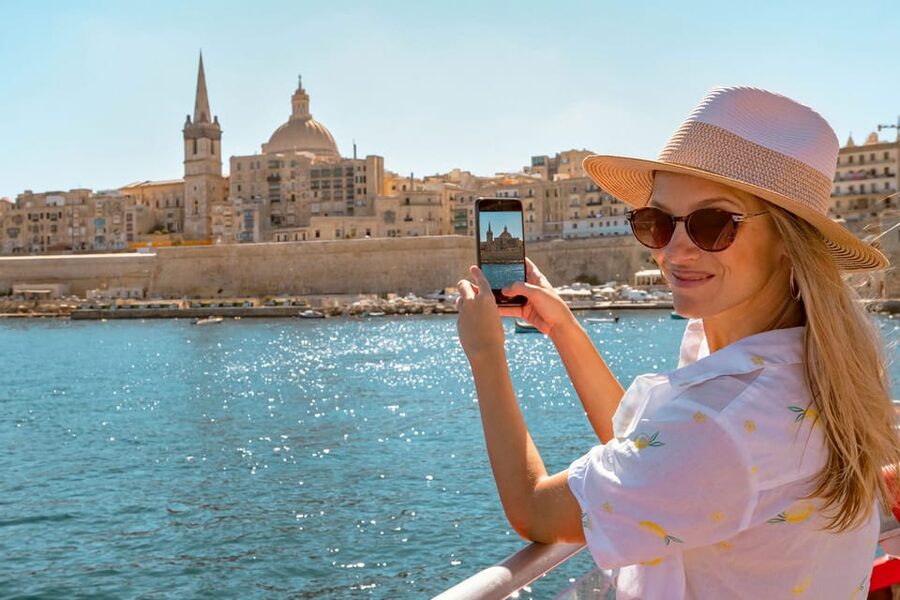 Sliema/St. Paul's: Gozo, Comino & Blue Lagoon Ferry Cruise - Where the cruise starts: Sliema Ferries or Sirens Quay