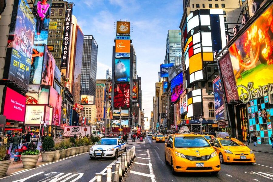 Statue of Liberty & Ellis Island by Ferry with Private Guide - Private car transfers in NYC: comfort that can save real stress