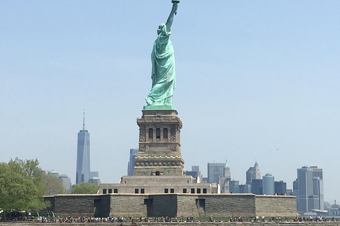 Statue of Liberty & Pre-Ferry Express Tour - Ferry to Liberty Island: Express Boarding and TSA Reality