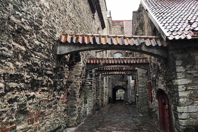 Tallinn Day Tour from Helsinki (Ferry Tickets+ Guiding+ Own Time) - Guide style and small-group pacing: why the day feels manageable