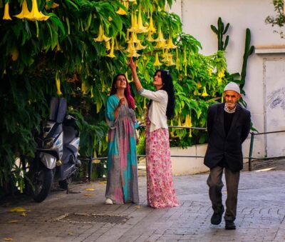 Tarifa: Day trip to Tangier by ferry with exclusive VIP service - Meeting Your Guide at Tarifa’s Port and Getting Into the Private Van
