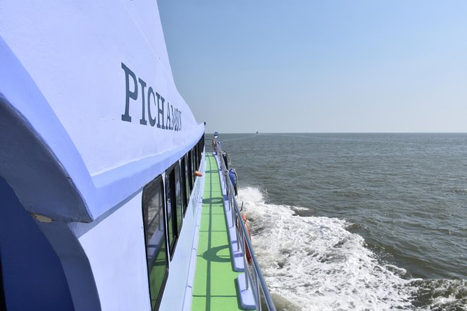 Travel from Krabi to Koh Phi Phi by Ferry/Speedboat - The crossing itself: smooth versus a rougher day