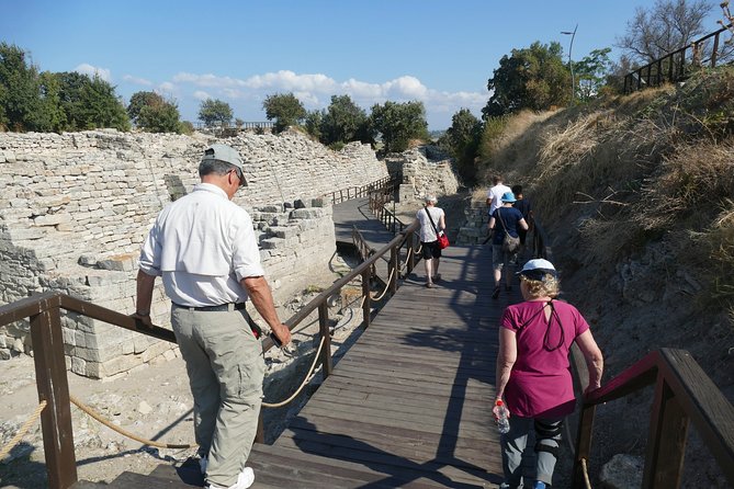 Troy Full-Day Guided Tour incl. Transfer, Ferry Tickets w/Lunch - Eceabat Lunch Stop: fuel up and reset before the coast crossing