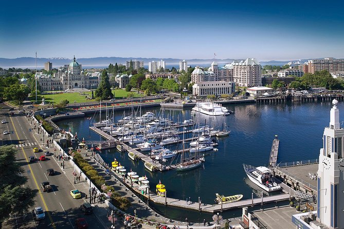 Victoria & Butchart Gardens Tour with Gulf Islands Cruise Ferry - Tour Group Size and Coach Comfort: The Small Things That Matter