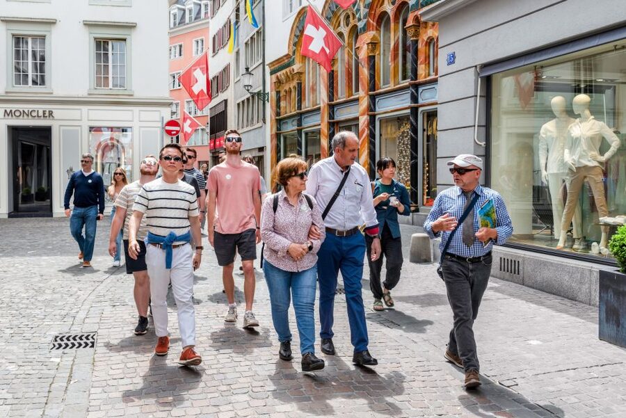Zurich: City Highlights Tour by Bus, Cable Car, and Ferry - Lake Zurich by Bus and Ferry: The Gold Coast and a Real Water Crossing